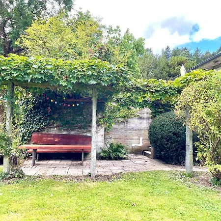 Gartenparadies Fereinhaus Fur Entspannung Oder Feierlichkeit Apartman Singen