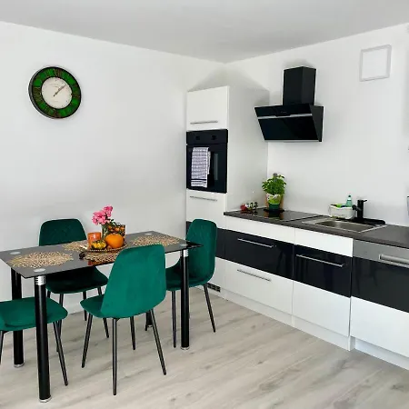 Apartment Gartenparadies Fereinhaus Fur Entspannung Oder Feierlichkeit