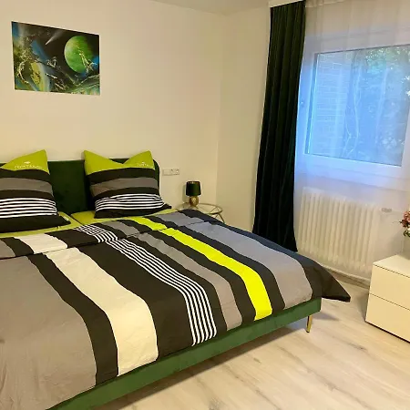 Gartenparadies Fereinhaus Fur Entspannung Oder Feierlichkeit Apartment *